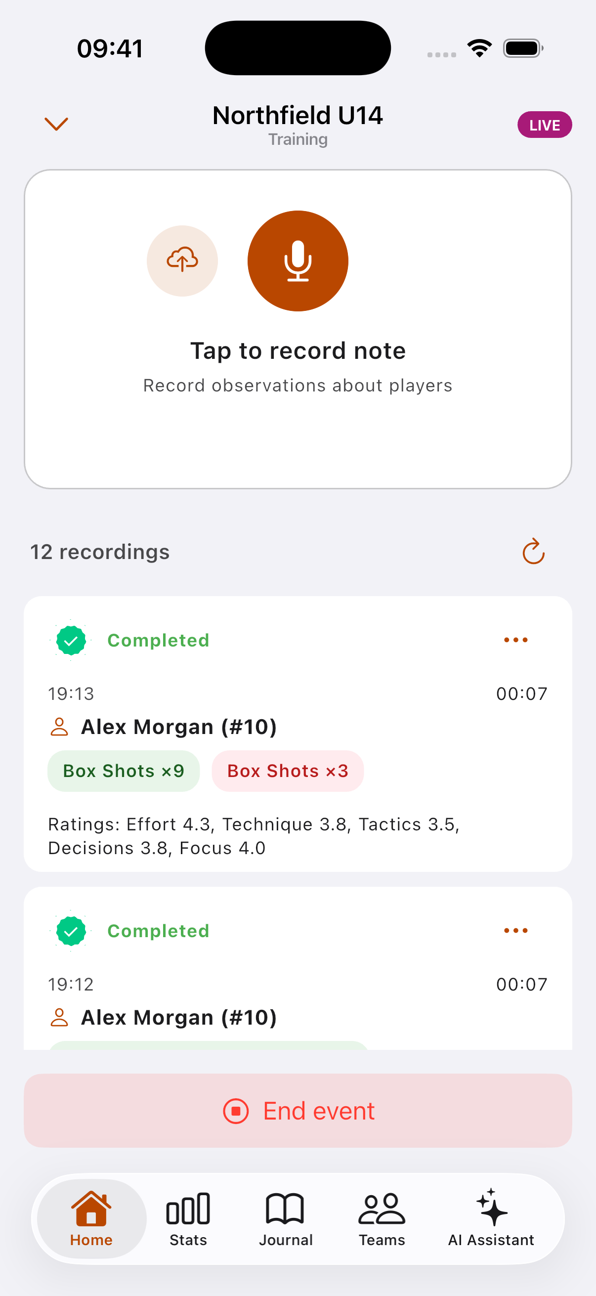 Coachlog app: a training session with the record button and completed player notes